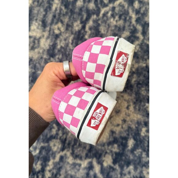 Vans Women’s 7 Checkered Pink Slip On Sneakers - Picture 2 of 4